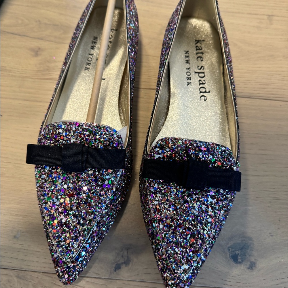 Kate Spade brand new glitter flats!!! Perfect for New Year’s!!!🎉🎉🎉🎉🎉🎉🎉🎉